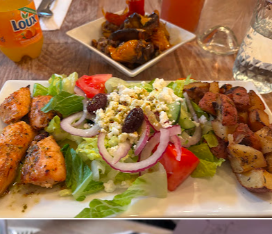 Avlee Greek Kitchen signature dishes Chicken Souvlaki Platter
Gyro Pita
Spanakopita